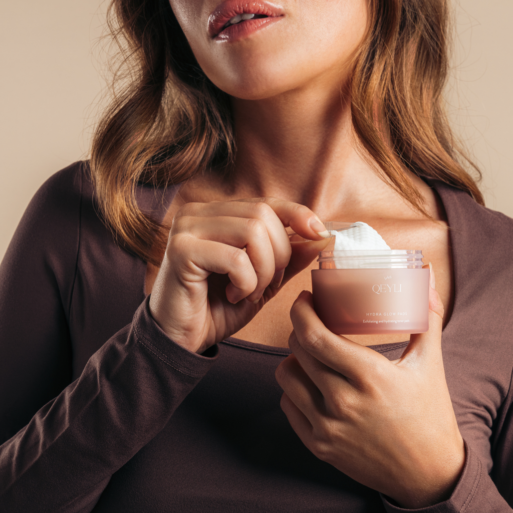 HYDRA GLOW PADS EXFOLIATING AND HYDRATING TONER PADS