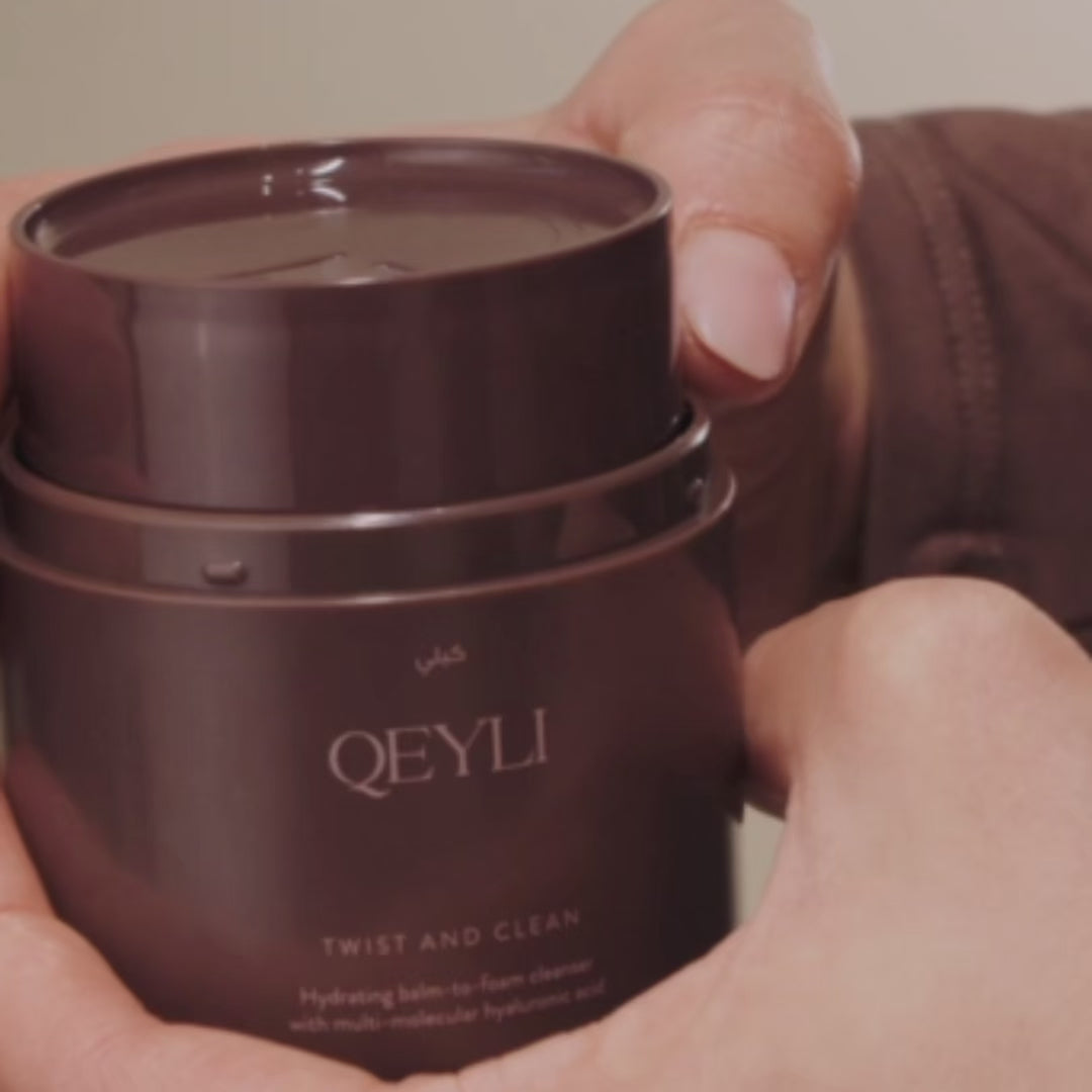 TWIST AND CLEAN HYDRATING BALM-TO-FOAM CLEANSER